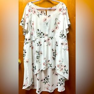 Hi low beautiful floral torrid blouse